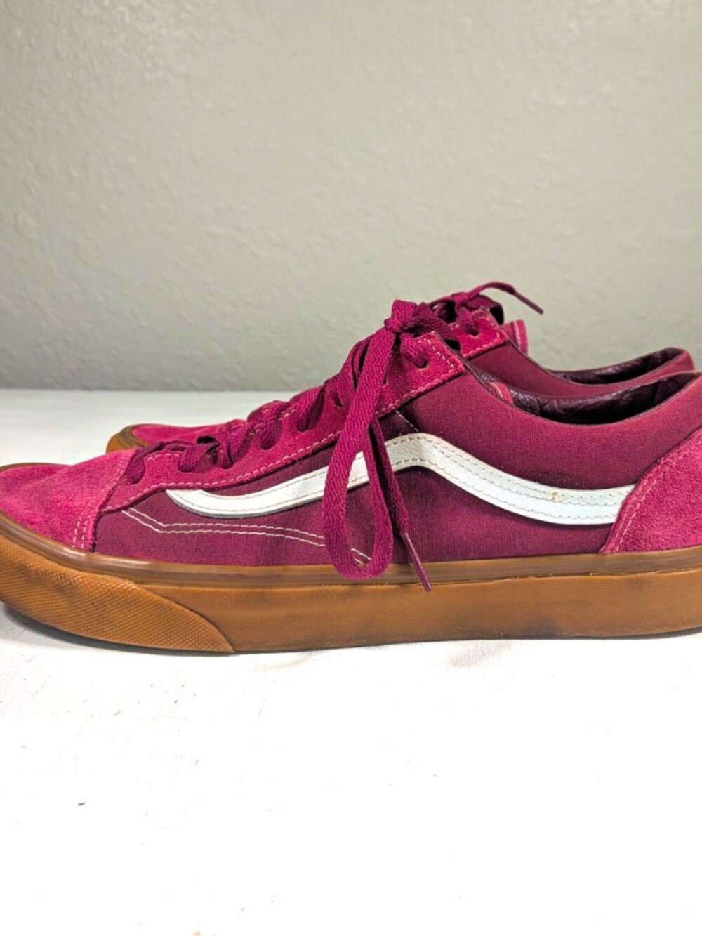 VANS Old Skool Low Top Sneakers Burgundy Suede/Canvas Gum Sole Lace-Up